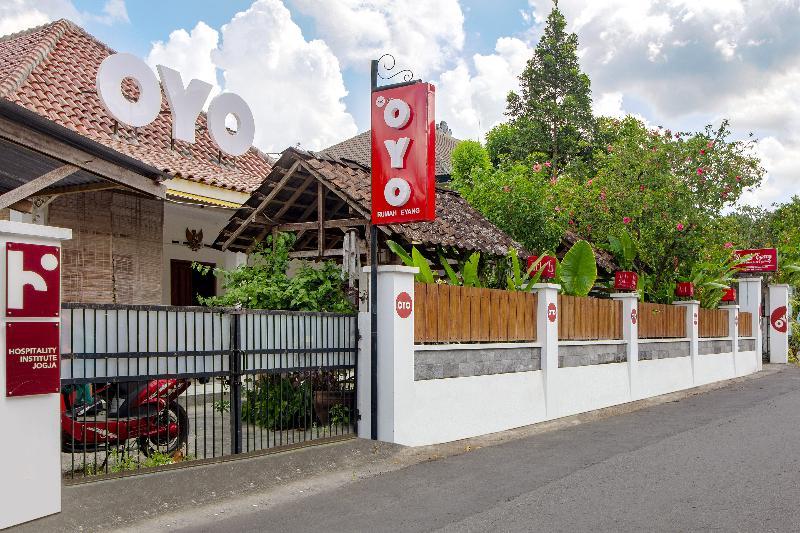 Oyo 287 Rumah Eyang Near Rsud Kota Yogyakarta Hotel Exterior photo